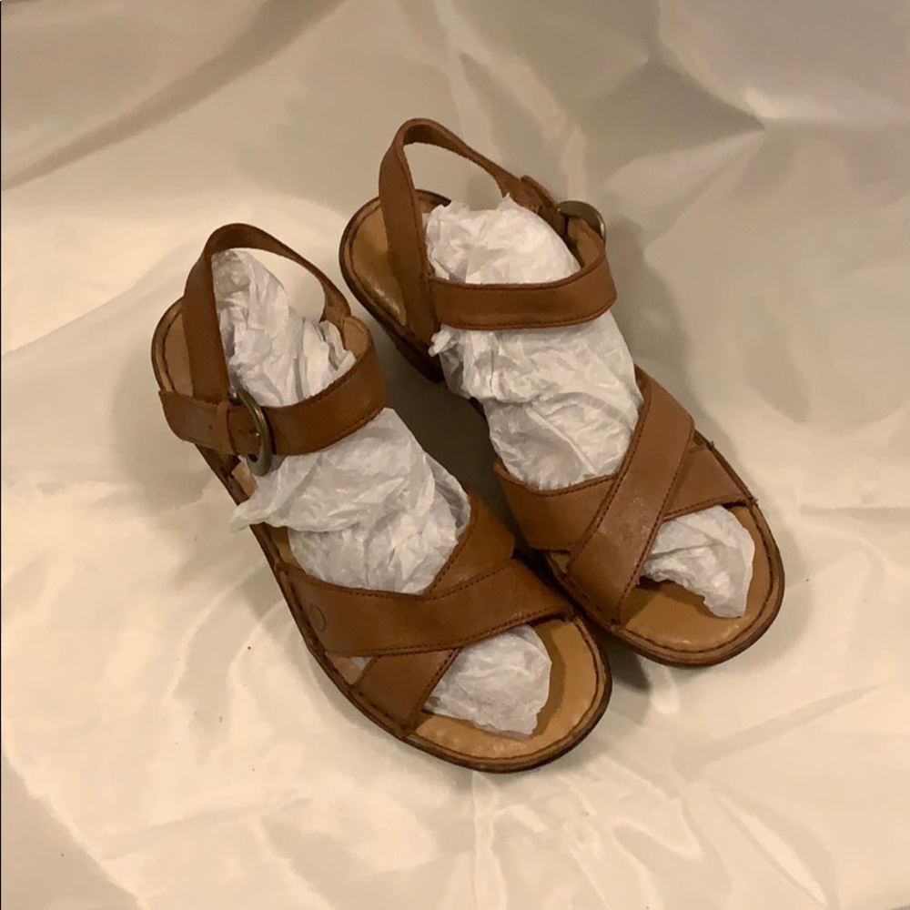 Born sandals